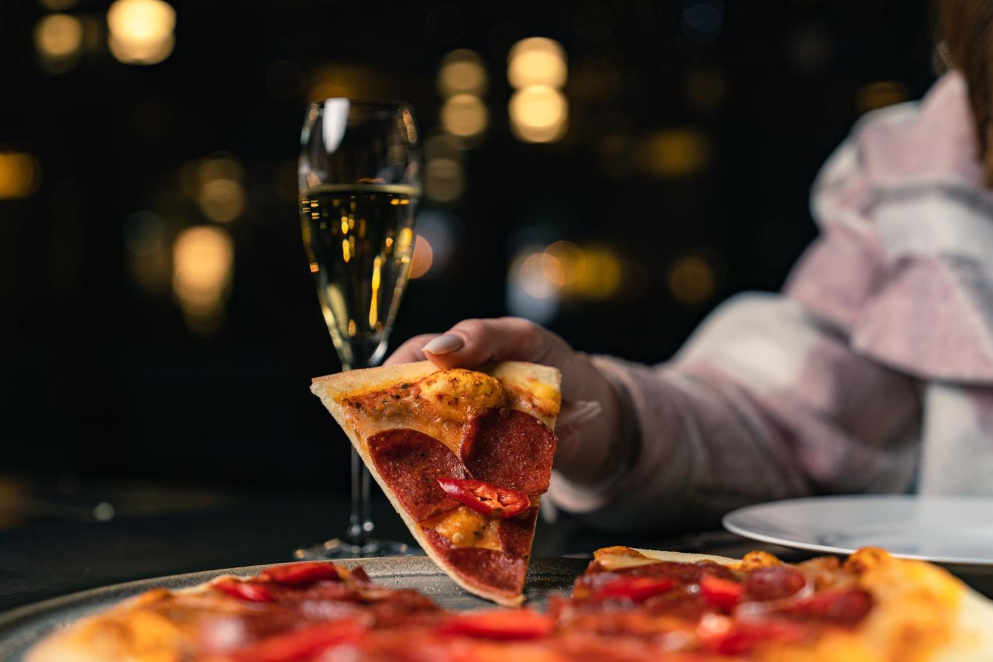 עמאן The Abdali Boulevard Hotel מראה חיצוני תמונה A slice of pizza