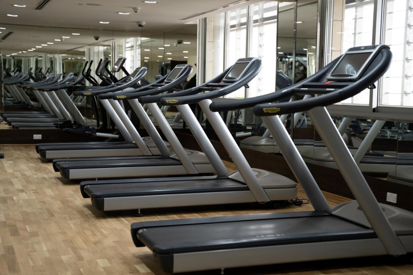 עמאן The Abdali Boulevard Hotel מראה חיצוני תמונה Treadmills in a gym