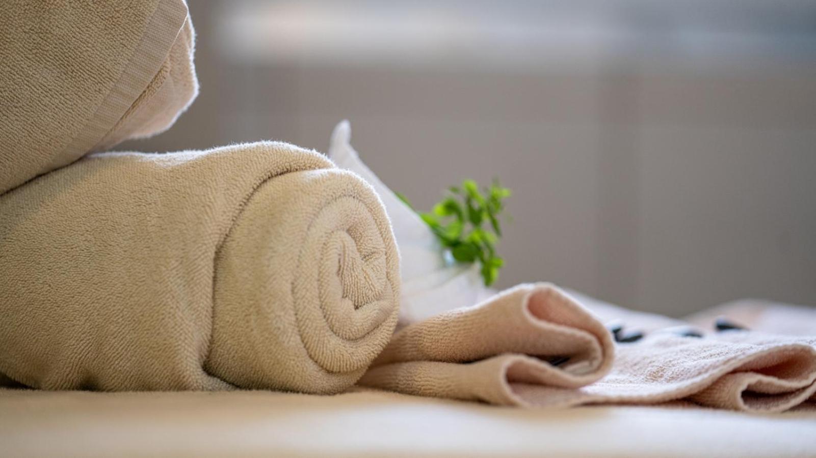 עמאן The Abdali Boulevard Hotel מראה חיצוני תמונה A rolled towel