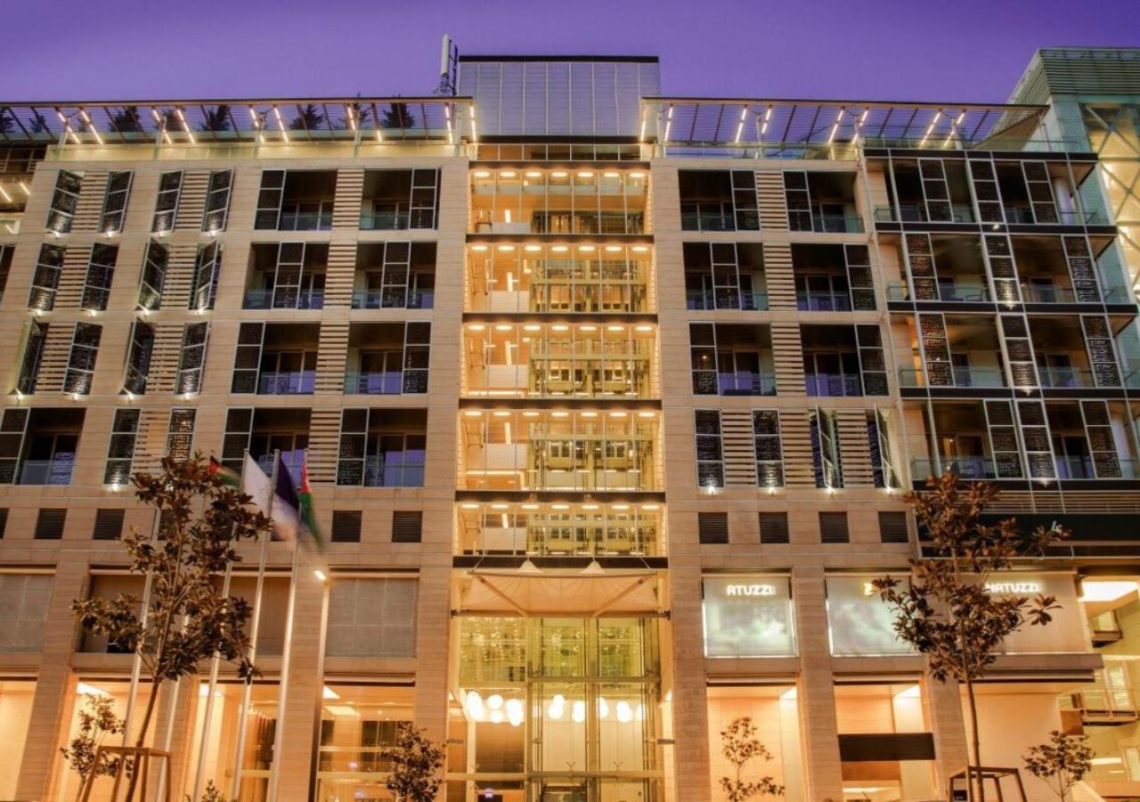 עמאן The Abdali Boulevard Hotel מראה חיצוני תמונה The hotel at night